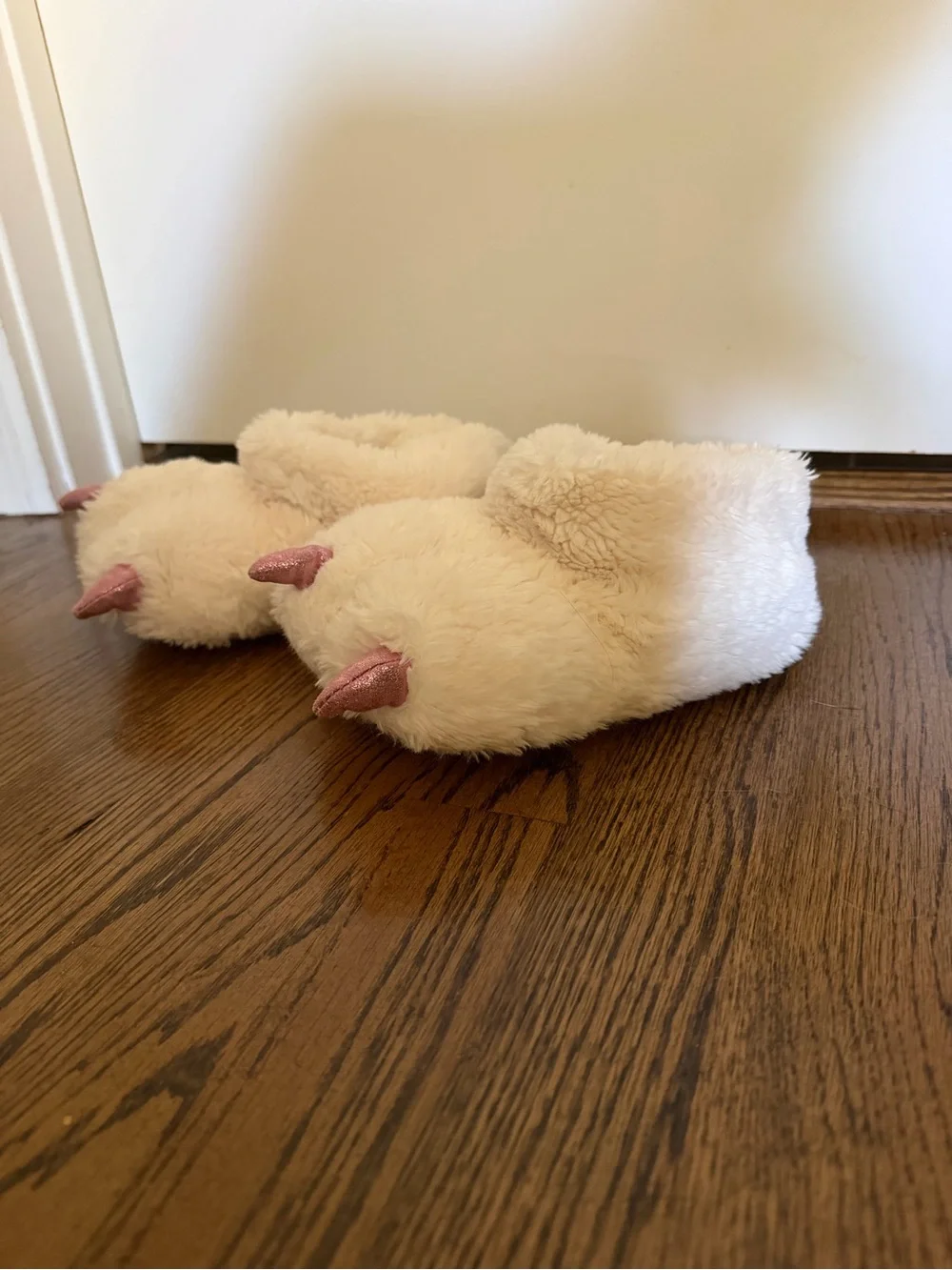 Girls White with Pink Claws Slippers - Sz 13